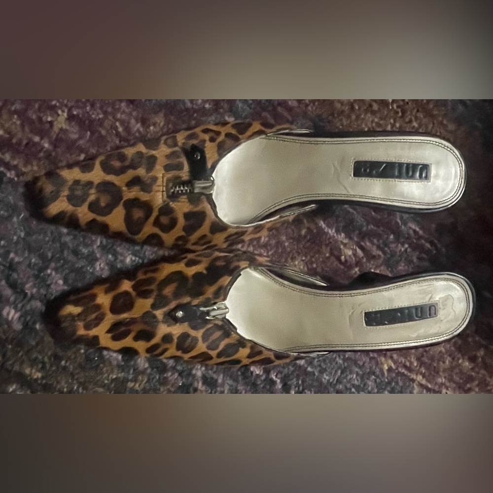 Gorgeous Dark Brown Leopard Pointed-Toe 3 1/2” Heeled Mules Calf Hair Leather - Picture 13 of 13